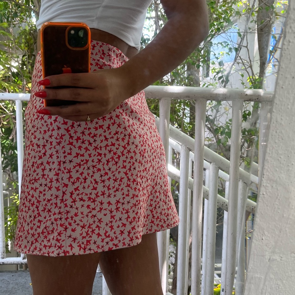 Mini skirt - Picture 2 of 3